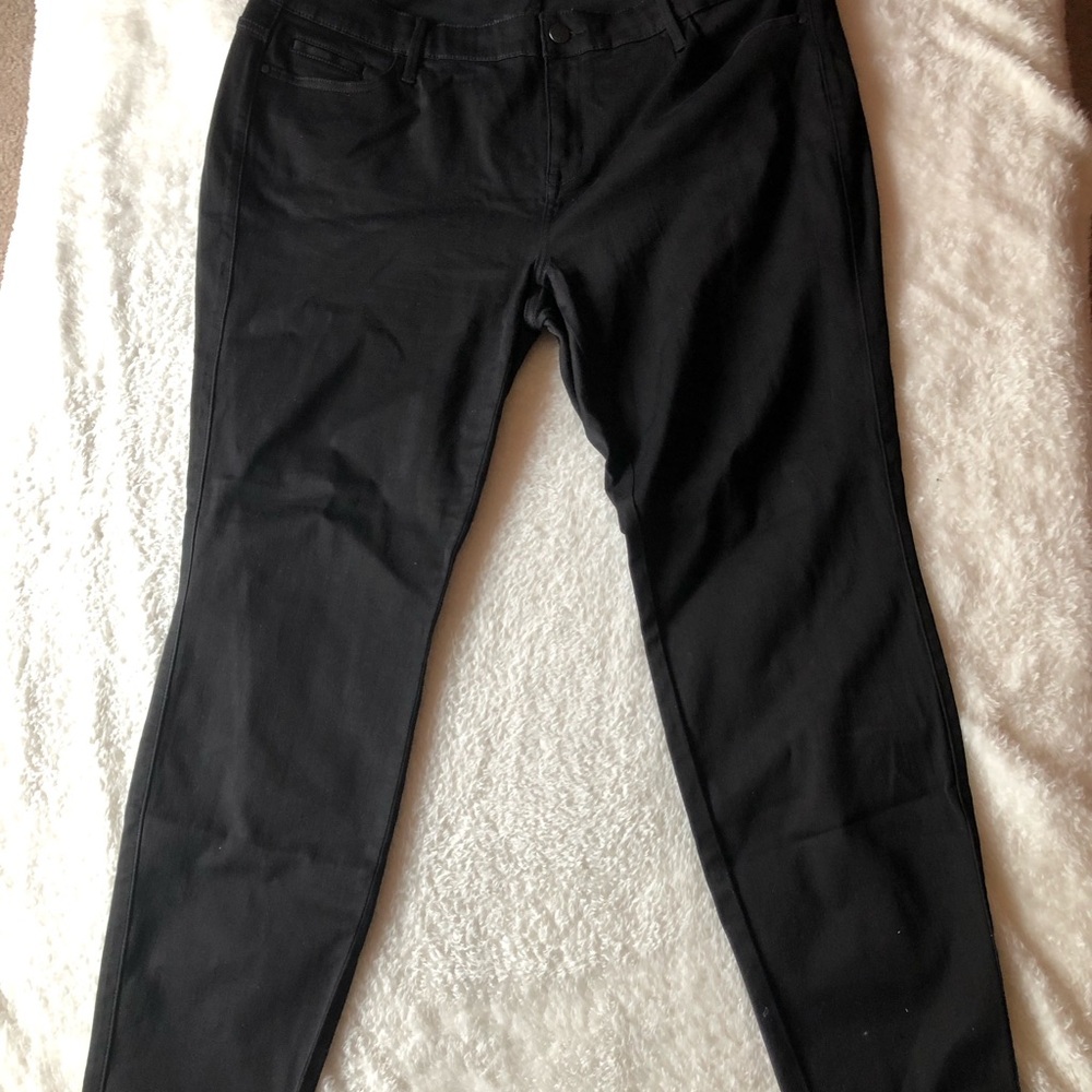 a.n.a Women's Black Skinny Pants